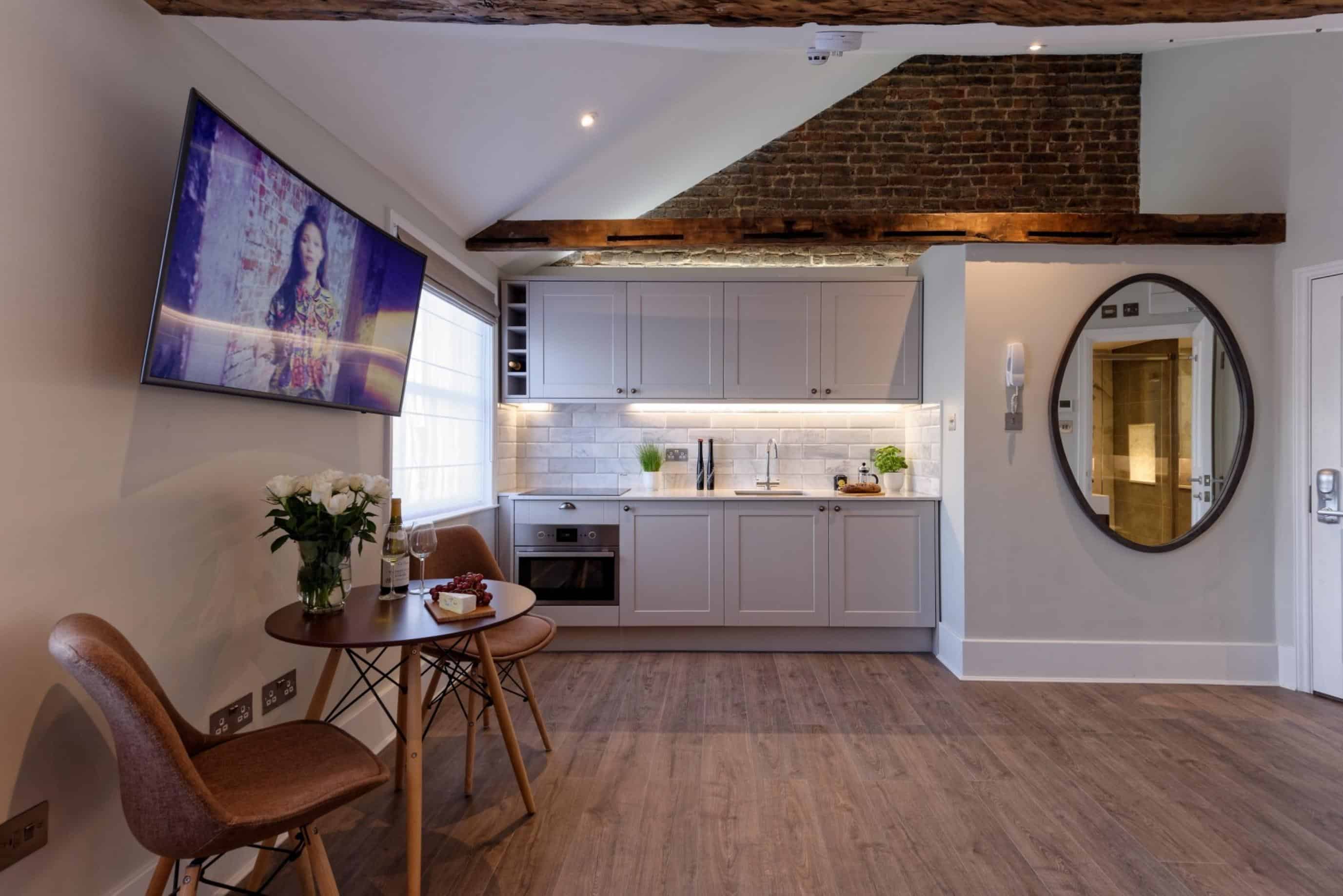 Studio Room, Gloucester Pl, London W1U 6JS (Studio 5) - London, England, United Kingdom - Kitchen