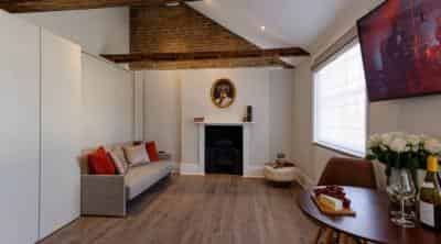 Bathroom?w=400&h=260&fit=crop&q=40&auto=format&trim=auto