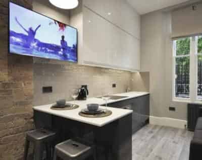 Studio - Bedroom?w=400&h=260&fit=crop&q=40&auto=format&trim=auto