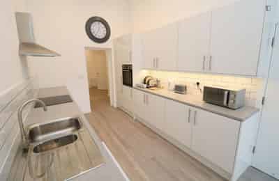 Amenities?w=400&h=260&fit=crop&q=40&auto=format&trim=auto