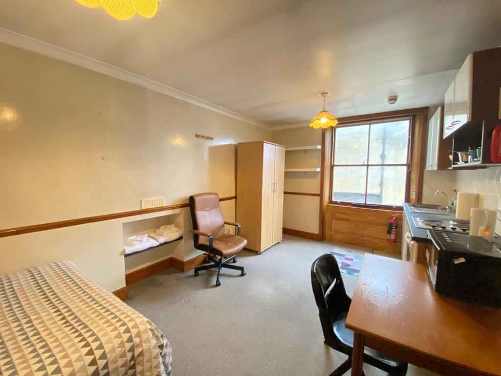 Studio Room, Collingham Rd, London SW5 0NT - London, England, United Kingdom - Studio - Amenities