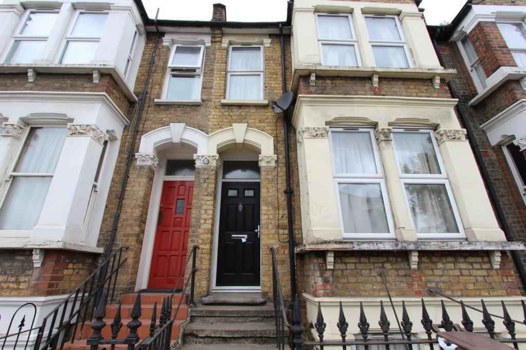 Room in a 5 Bedroom Apartment, Manchester Rd, London E14 3NU - London, England, United Kingdom - Exterior