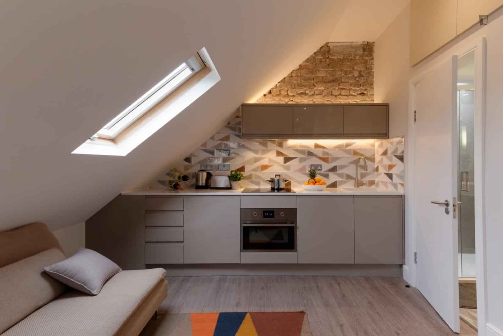 Studio - Bedroom?w=400&h=260&fit=crop&q=40&auto=format&trim=auto