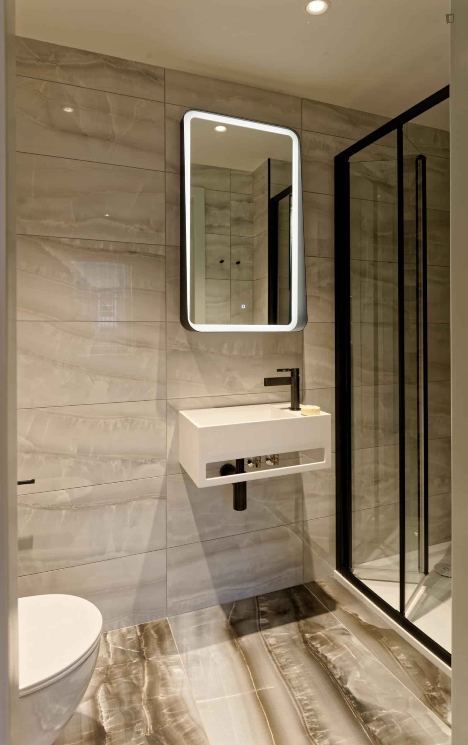 Lovely Studio Near The South Kensington Tube, London - London, England, United Kingdom - Studio - Bathroom