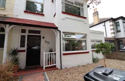 Room in a 6 Bedroom Apartment, Herne Hill Rd, London SE24 0AE - London, England, United Kingdom - Exterior