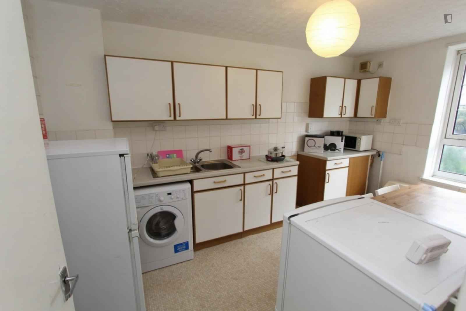 5 Bedroom 1 Bathroom Apartment - Bedroom?w=400&h=260&fit=crop&q=40&auto=format&trim=auto