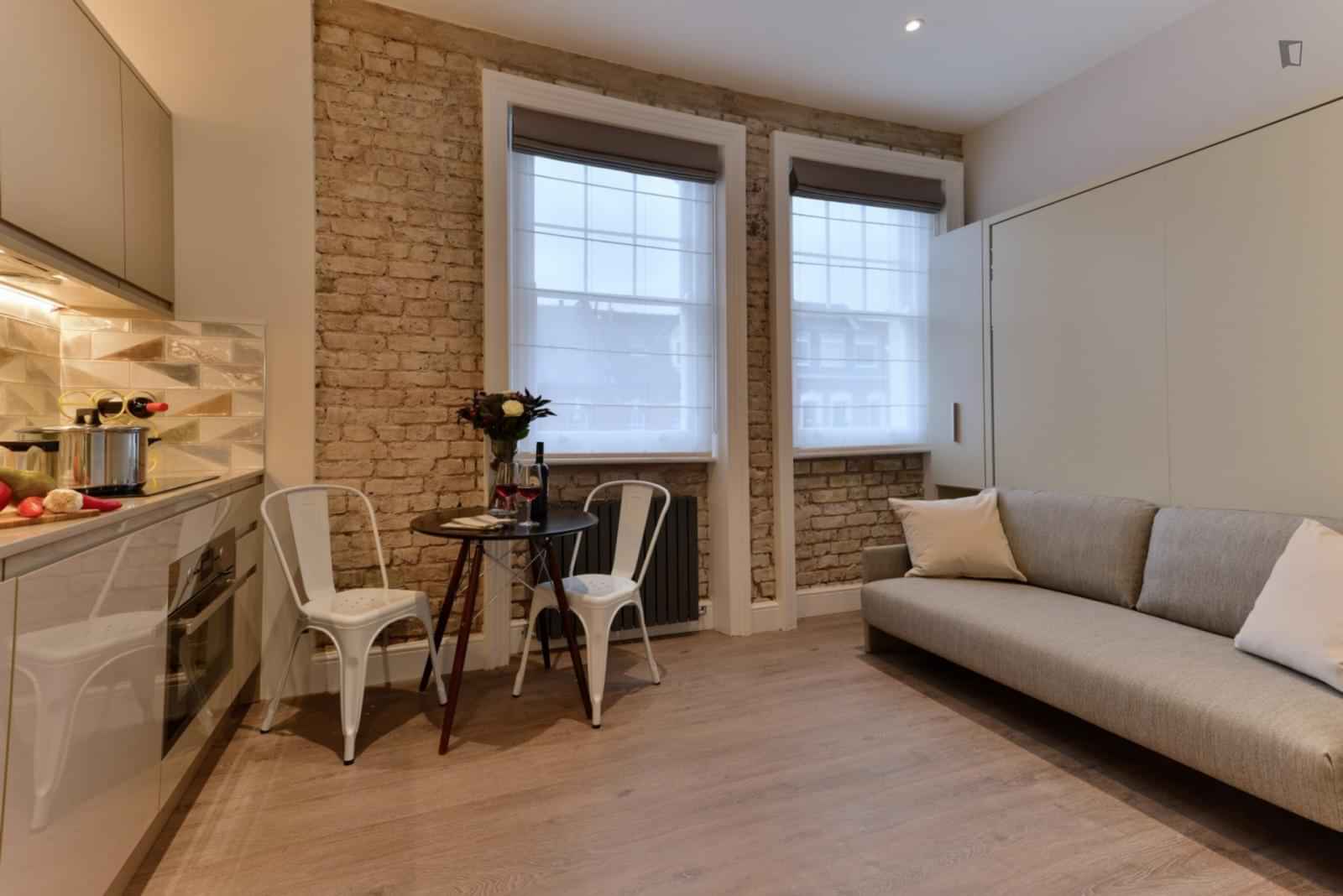 ?w=400&h=260&fit=crop&q=40&auto=format&trim=auto