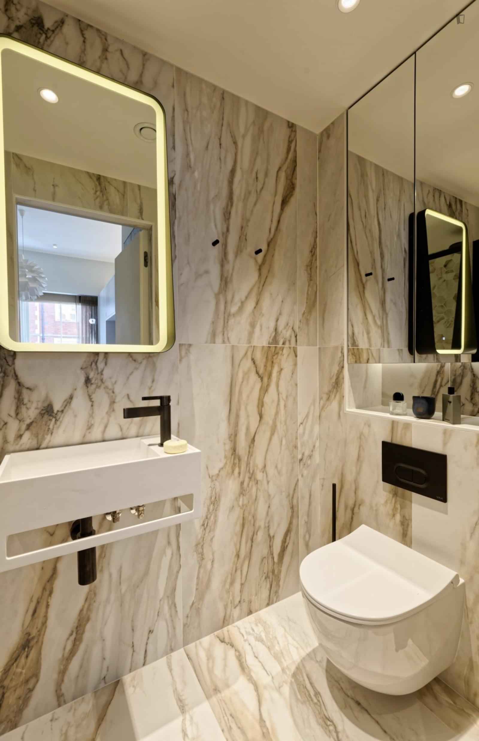 Charming Studio Close To South Kensington Tube, London - London, England, United Kingdom - Studio - Bathroom