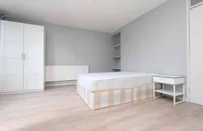 Room in a 4 Bedroom Apartment, Equinox Sq, London E14 6GJ - London, England, United Kingdom - 4 Bedroom 1 Bedroom - Bedroom