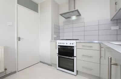 4 Bedroom 1 Bedroom - Bedroom?w=400&h=260&fit=crop&q=40&auto=format&trim=auto