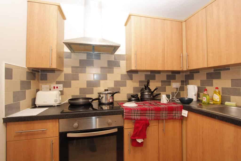 Room in a 5 Bedroom Apartment, Stepney Causeway, London E1 0JW - London, England, United Kingdom - kitchen - Kitchen - 04-07-2023