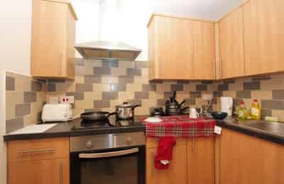 Room in a 5 Bedroom Apartment, Stepney Causeway, London E1 0JW - London, England, United Kingdom - kitchen - Kitchen - 04-07-2023