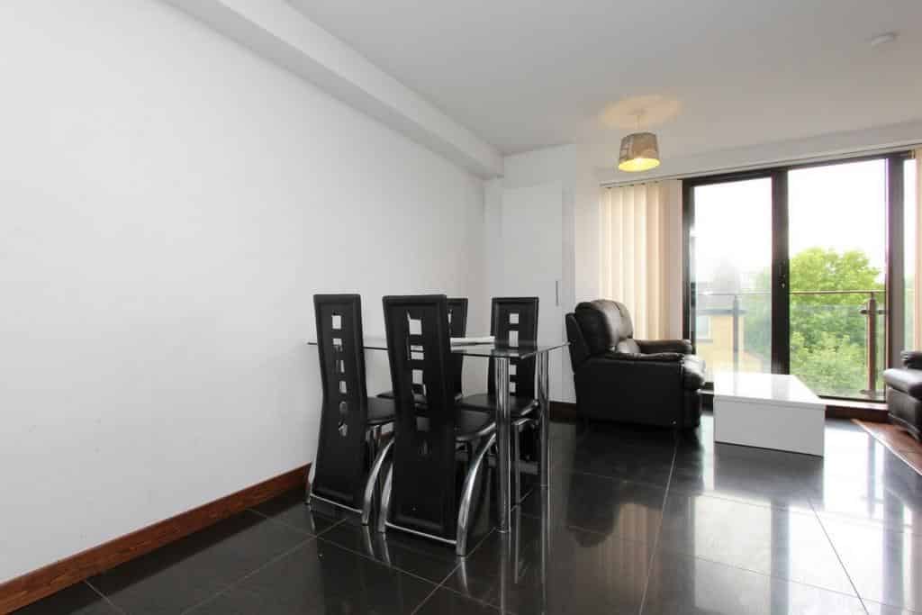 Room in a 3 Bedroom Apartment, Cuba St, London, E14 8LB - London, England, United Kingdom - Amenities