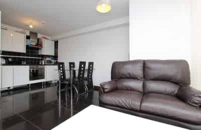 Room in a 3 Bedroom Apartment, Cuba St, London, E14 8LB - London, England, United Kingdom - Common Area