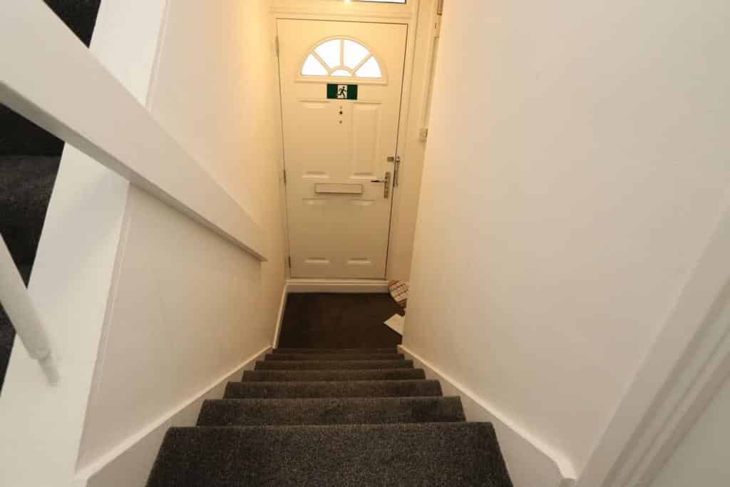 ?w=400&h=260&fit=crop&q=40&auto=format&trim=auto