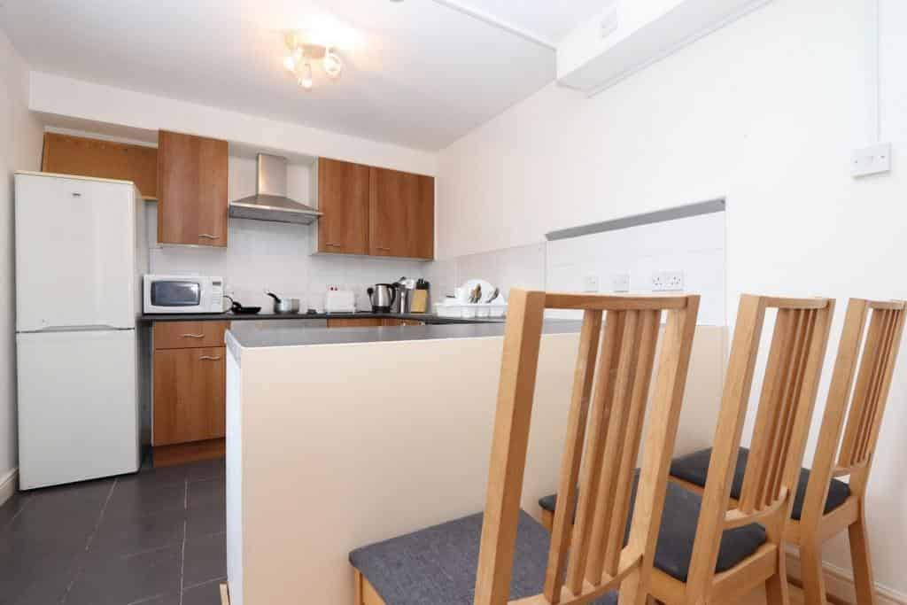 Room in a 3 Bedroom Apartment, Langbourne Pl, London E14 3WW - London, England, United Kingdom - Common Area