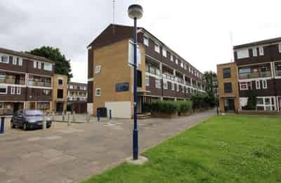 Room in a 5 Bedroom Apartment, Lawrence Cl, London E3 2BQ - London, England, United Kingdom - Exterior