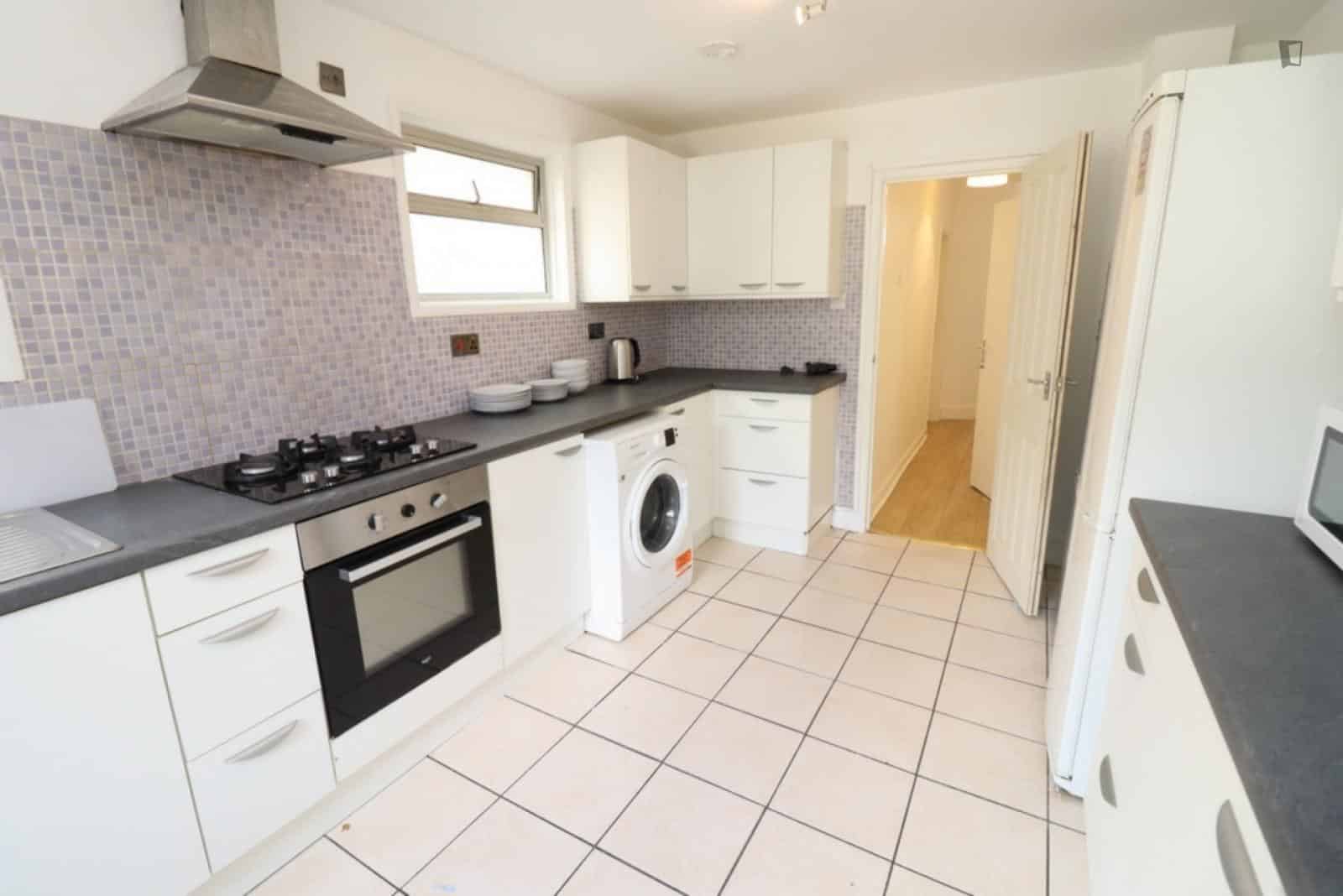 Lovely double bedroom close to Acton Park - Bedroom?w=400&h=260&fit=crop&q=40&auto=format&trim=auto