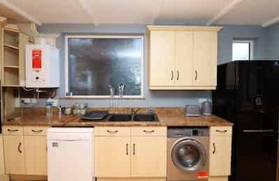 Room?w=400&h=260&fit=crop&q=40&auto=format&trim=auto