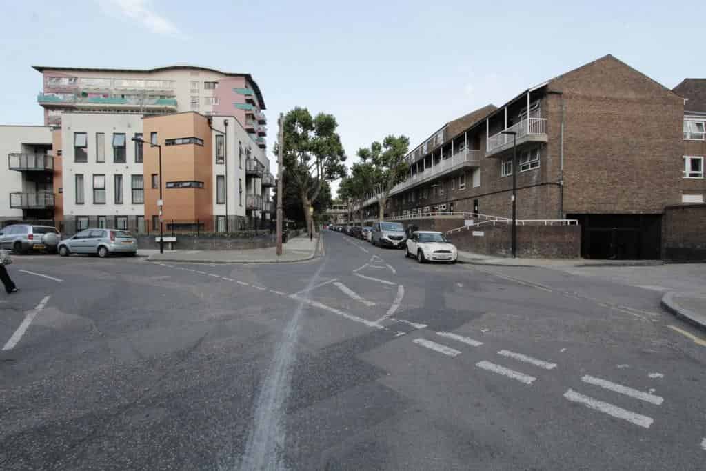Room in a 4 Bedroom Apartment, Hind Grove, London E14 6HT - London, England, United Kingdom - Exterior