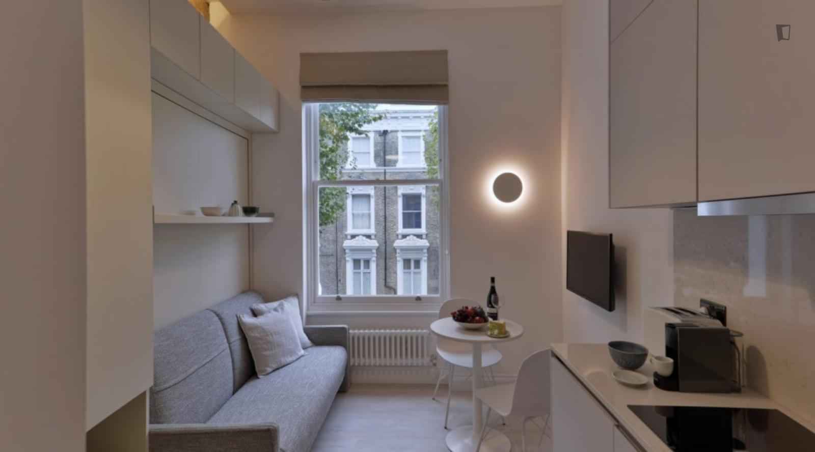 Studio - Bathroom?w=400&h=260&fit=crop&q=40&auto=format&trim=auto