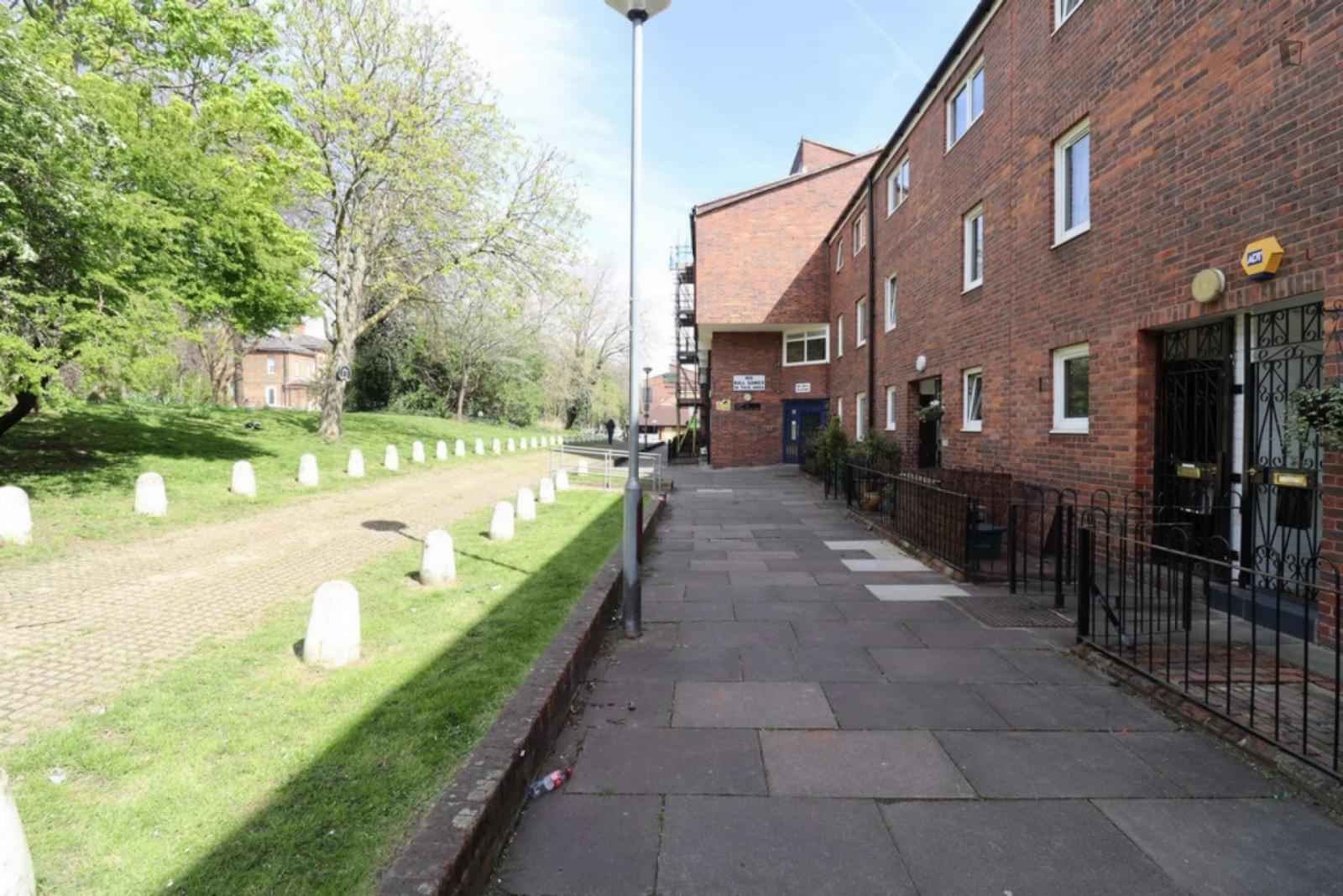 Room in a 5 Bedroom Apartment, Bakersfield, London, N7 0LU (Flat 1) - London, England, United Kingdom - Exterior