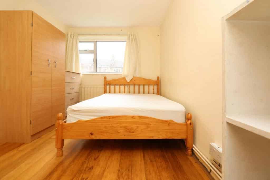 Room in a 4 Bedroom Apartment, Fairfield Rd, London, E3 - London, England, United Kingdom - 4 Bedroom 1 Bedroom  - Bedroom