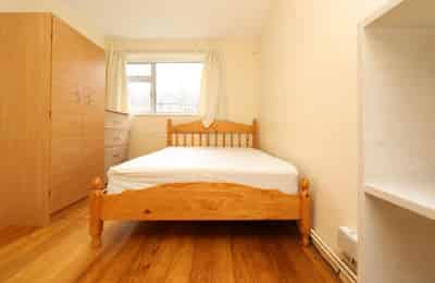 Room in a 4 Bedroom Apartment, Fairfield Rd, London, E3 - London, England, United Kingdom - 4 Bedroom 1 Bedroom - Bedroom