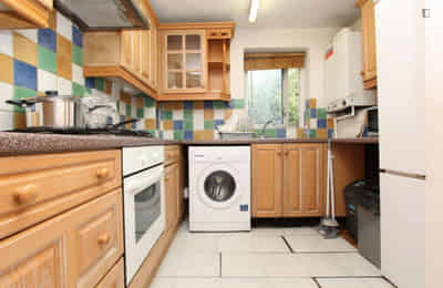 4 Bedroom 1 Bedroom - Bedroom?w=400&h=260&fit=crop&q=40&auto=format&trim=auto