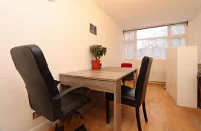 Room in a 6 Bedroom Apartment, Windsor Cres, Wembley HA9 9AN - London, England, United Kingdom - Amenities