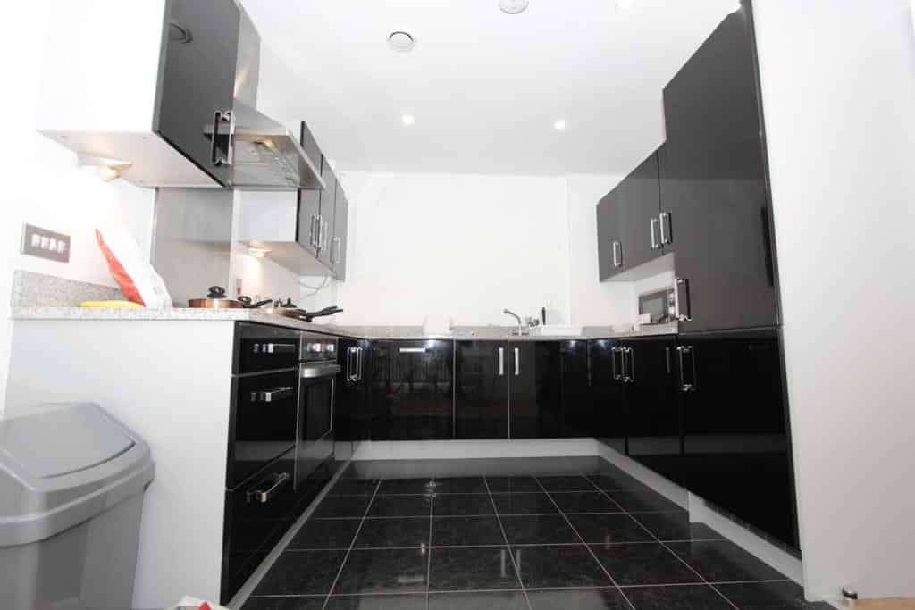 Room in a 4 Bedroom Apartment, John Harrison Way, London, SE10 (Flat 2) - London, England, United Kingdom - Kitchen