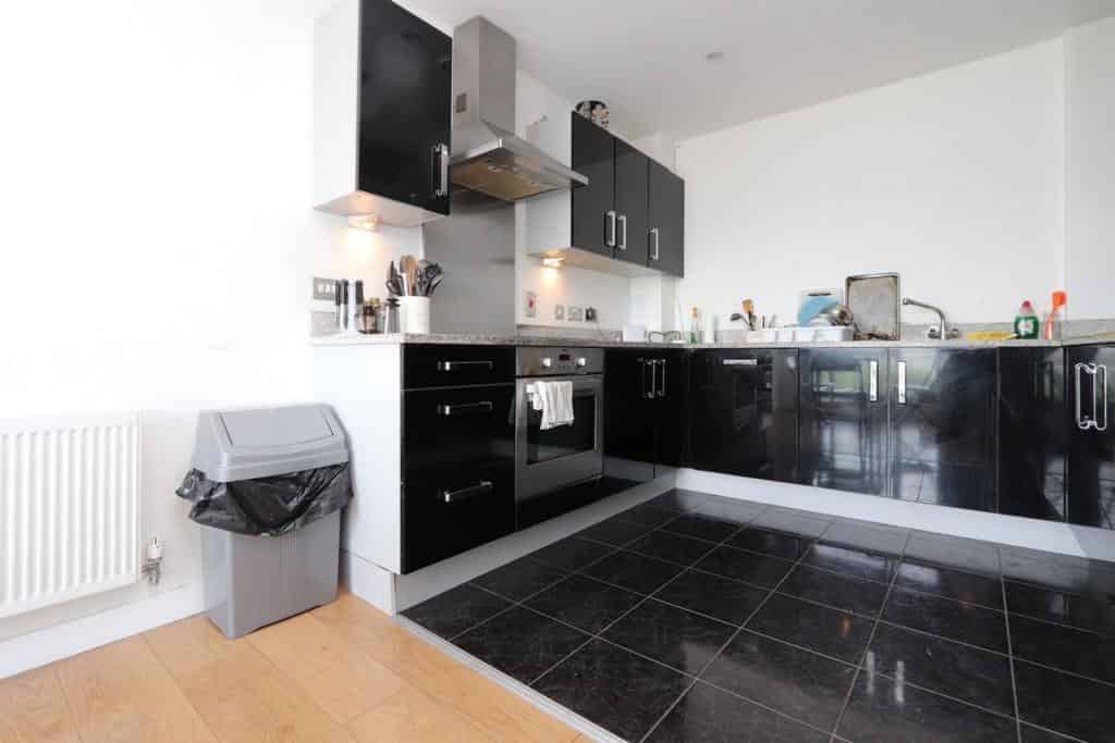 Kitchen?w=400&h=260&fit=crop&q=40&auto=format&trim=auto