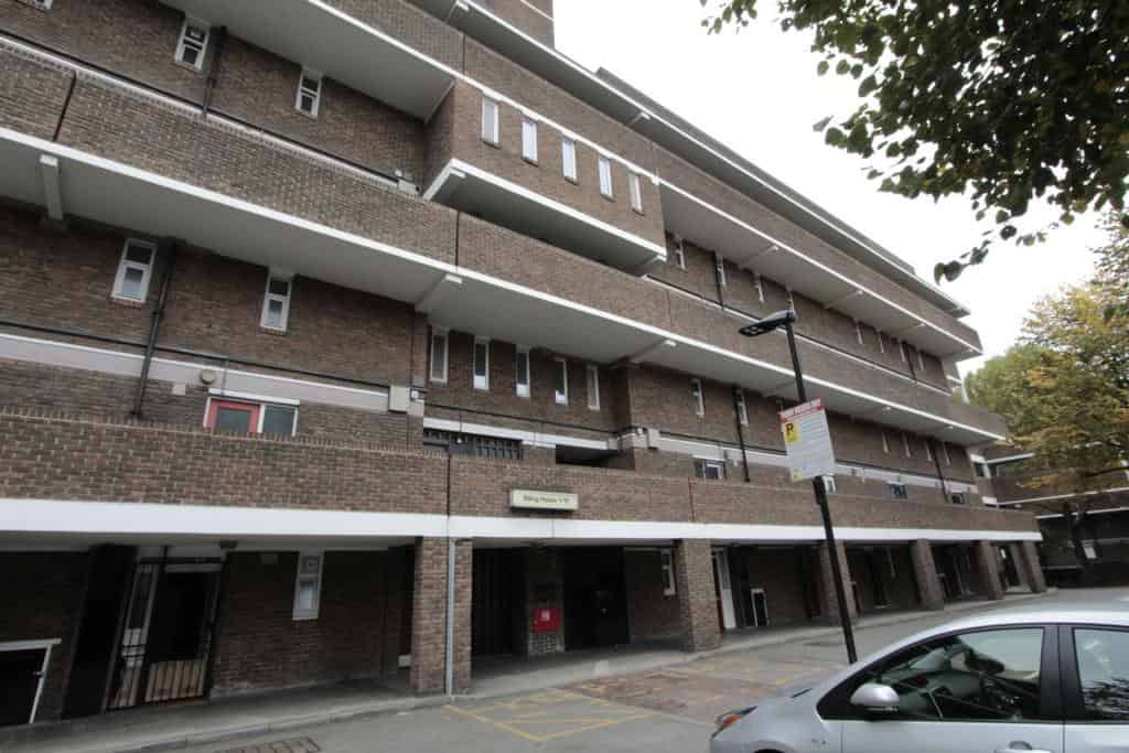 ?w=400&h=260&fit=crop&q=40&auto=format&trim=auto