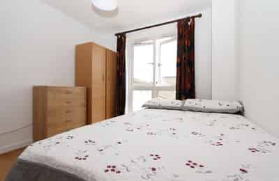 Room in a 3 Bedroom Apartment, Hewison St, London E3 2HY - London, England, United Kingdom - Comfy double bedroom in Bow - Bedroom