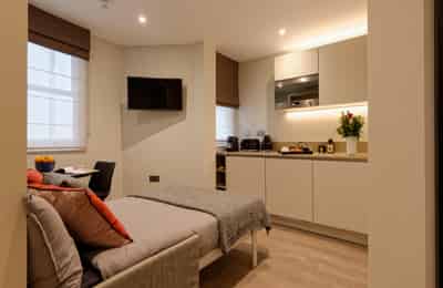Bedroom 1 - Common Area?w=400&h=260&fit=crop&q=40&auto=format&trim=auto