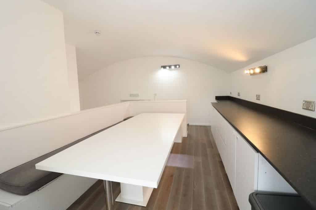 Kitchen?w=400&h=260&fit=crop&q=40&auto=format&trim=auto