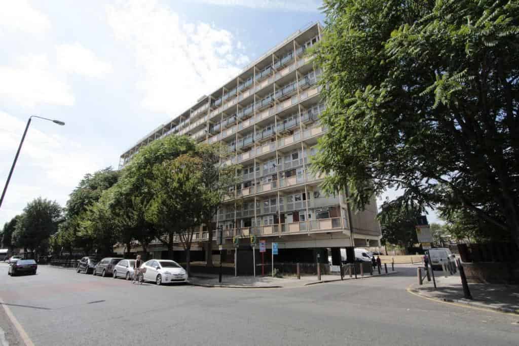 Room in a 3 Bedroom Apartment, Mile End Rd, London E1 4NS - London, England, United Kingdom - Exterior