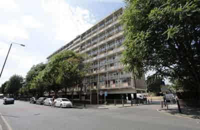 Room in a 3 Bedroom Apartment, Mile End Rd, London E1 4NS - London, England, United Kingdom - Exterior