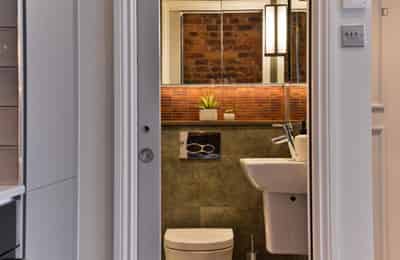 Studio Room, Ladbroke Square, London W11 3NB (Studio 18) - London, England, United Kingdom - Studio - Bathroom