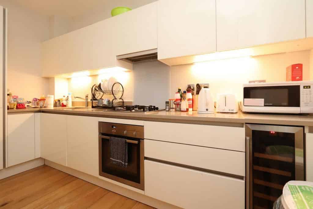 ?w=400&h=260&fit=crop&q=40&auto=format&trim=auto