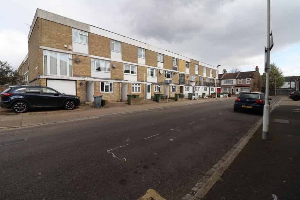 Room in a 5 Bedroom Apartment, Leytonstone Rd, London E15 1SA - London, England, United Kingdom - Exterior