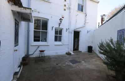 Room in a 5 Bedroom Apartment, Shepherd's Bush Market, London W12 7JQ - London, England, United Kingdom - Exterior
