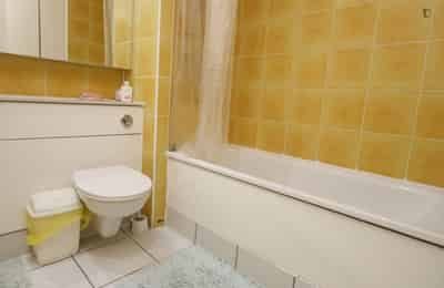 3 Bedroom 1 Bathroom Apartment - Kitchen?w=400&h=260&fit=crop&q=40&auto=format&trim=auto