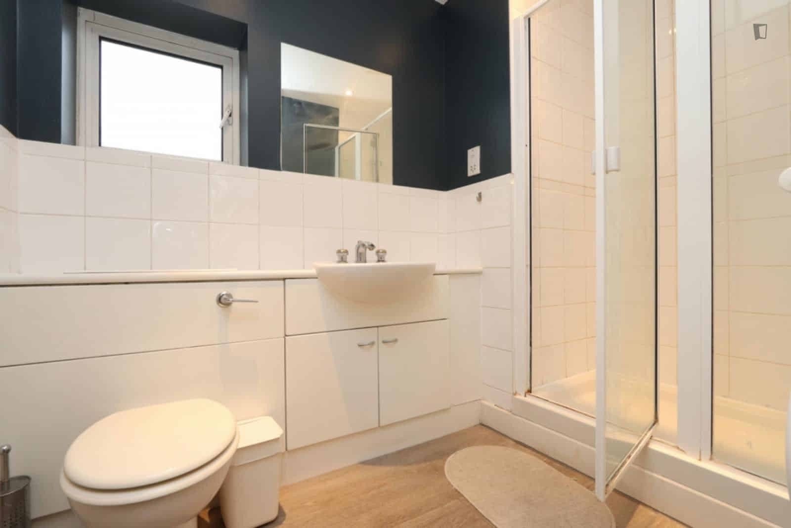 3 Bedroom 1 Bathroom - Bedroom?w=400&h=260&fit=crop&q=40&auto=format&trim=auto