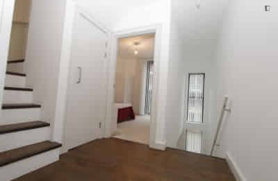 5 Bedroom 1 Bathroom - Amenities?w=400&h=260&fit=crop&q=40&auto=format&trim=auto