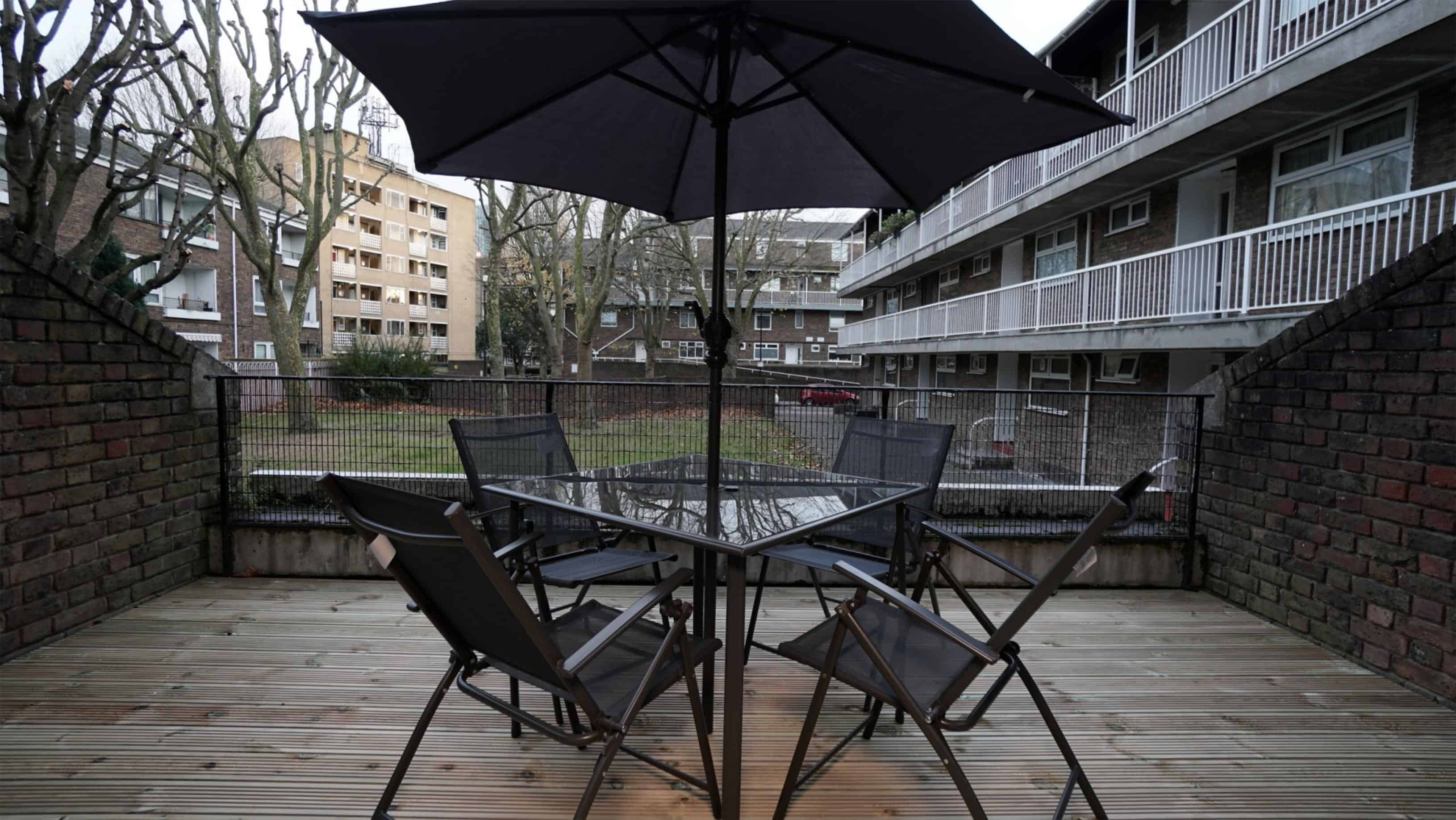 ?w=400&h=260&fit=crop&q=40&auto=format&trim=auto