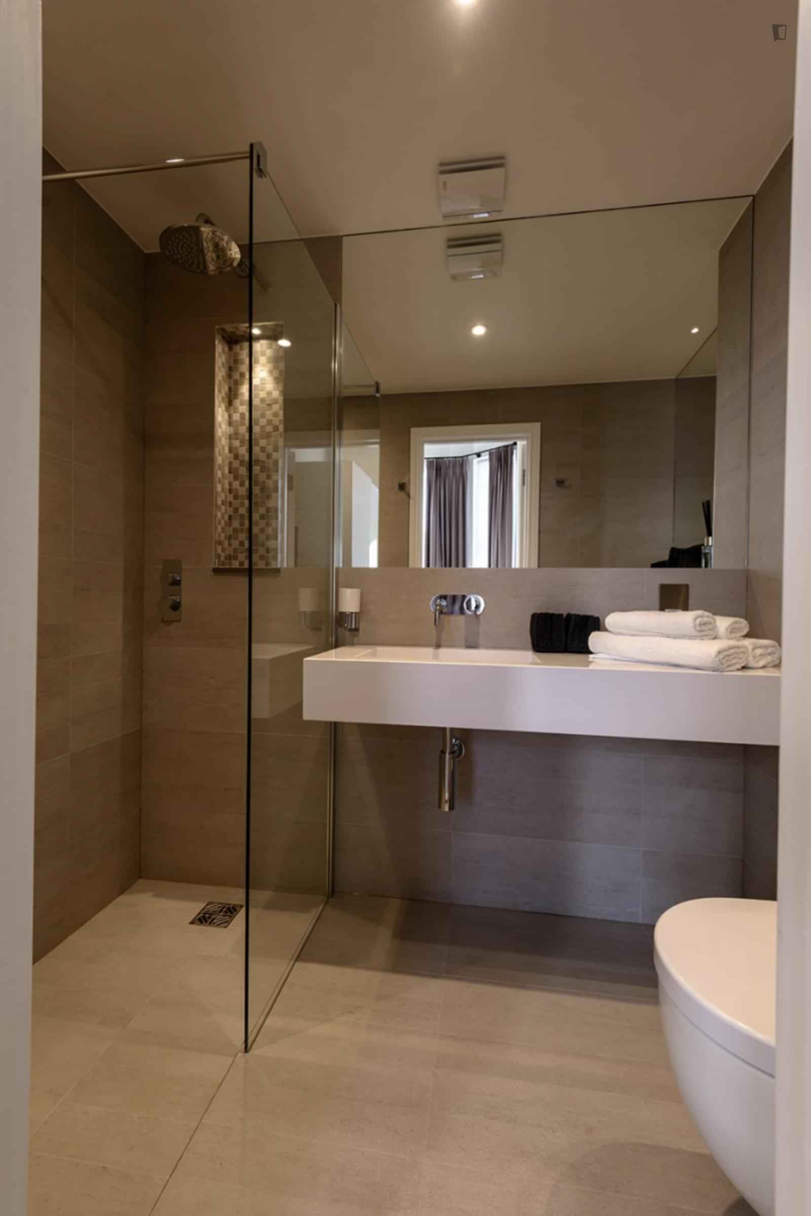 Studio Room, W End Ln, London, NW6 2PA - London, England, United Kingdom - Bedroom 1 - Bathroom