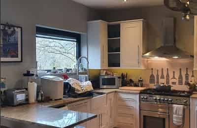 Room in a 4 Bedroom Apartment, Bounds Green Rd, London N11 2EU - London, England, United Kingdom - Kitchen