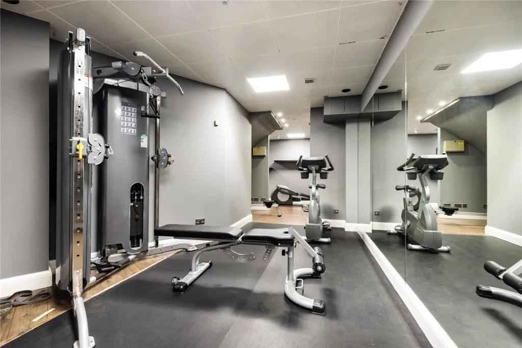 Ensuite Room, Houghton St, London, WC2A 2AE - London, England, United Kingdom - Amenities