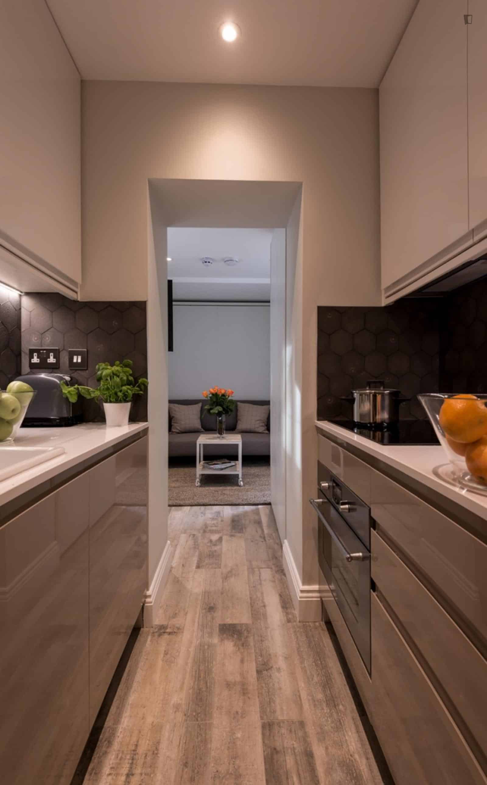 Studio Room, Cotleigh Rd, London NW6 2NL (Studio 4) - London, England, United Kingdom - Studio - Kitchen